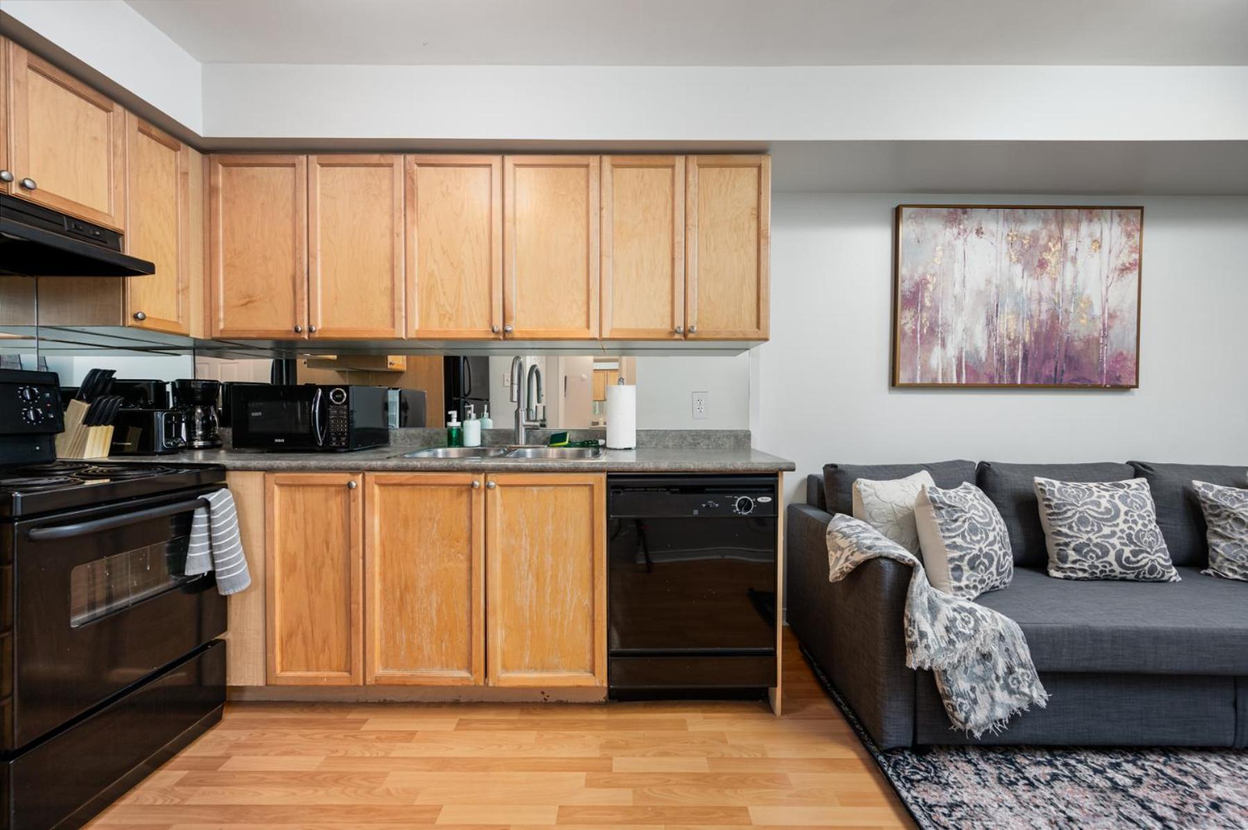4975 Southampton Drive Otel Mississauga Dış mekan fotoğraf