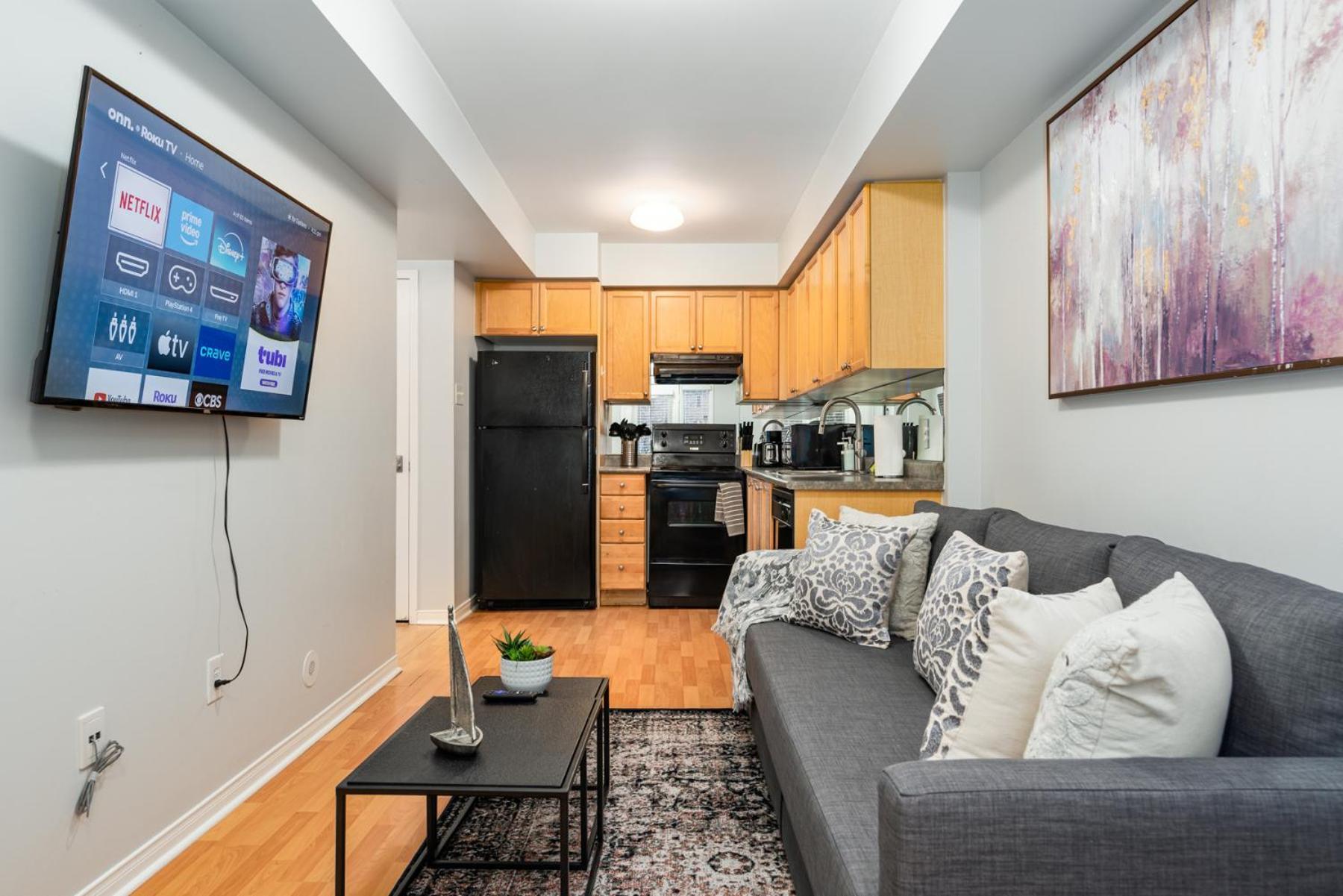 4975 Southampton Drive Otel Mississauga Dış mekan fotoğraf