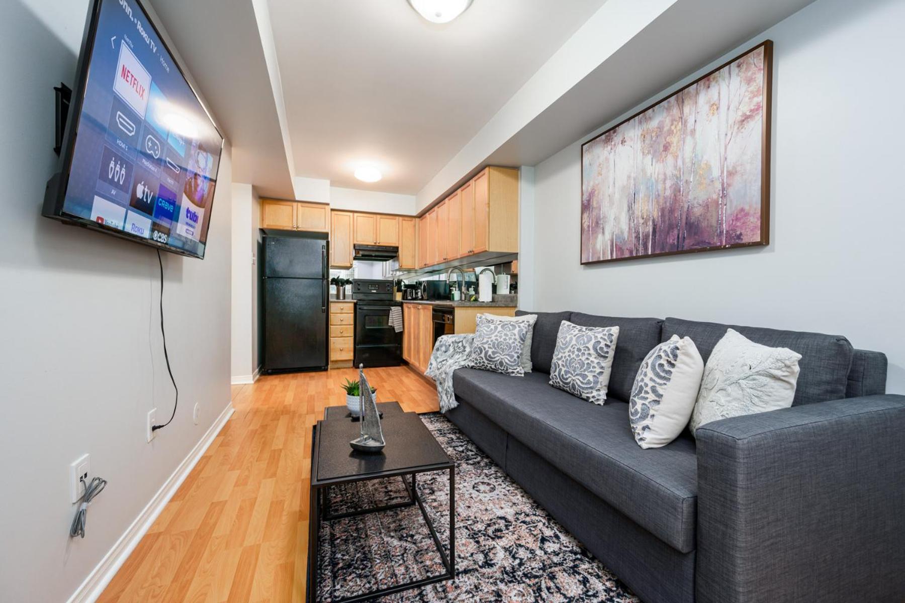 4975 Southampton Drive Otel Mississauga Dış mekan fotoğraf
